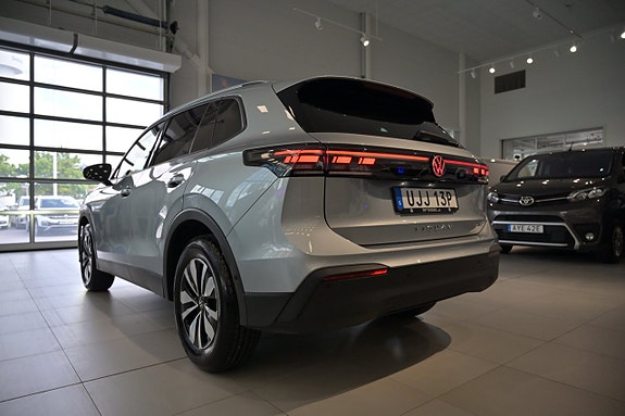 Volkswagen Tiguan 8 of 26