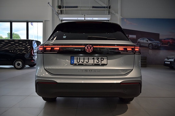 Volkswagen Tiguan 9 of 26