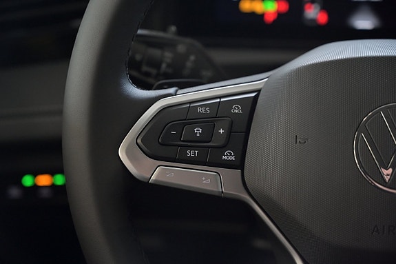Volkswagen Tiguan 15 of 26