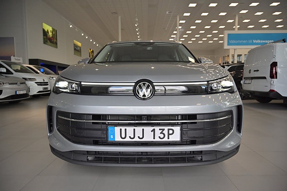 Volkswagen Tiguan 4 of 26