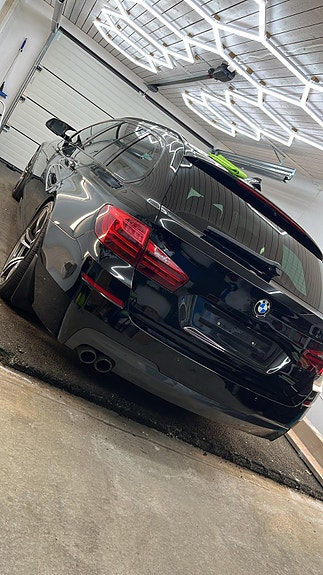 BMW 520d 3 of 4