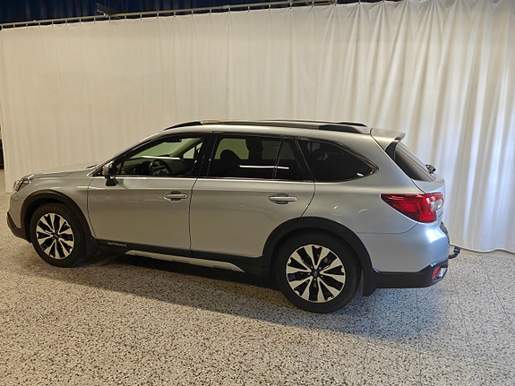 Subaru Outback 3 of 5