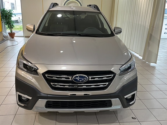 Subaru Outback 2 of 19