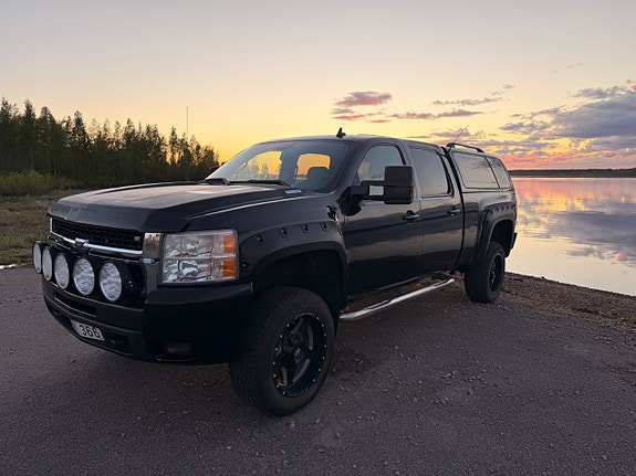 Chevrolet Silverado 2500 3 of 5