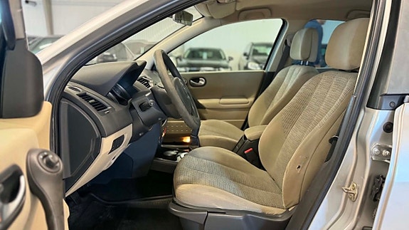 Renault Megane 15 of 15