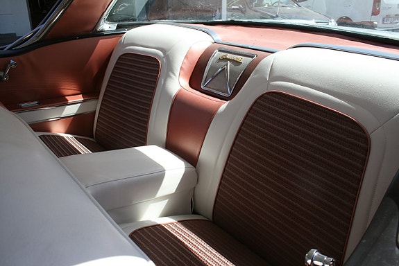 Pontiac Bonneville 20 of 24