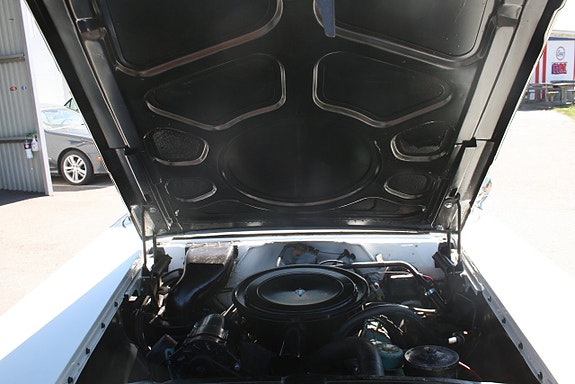Pontiac Bonneville 7 of 24