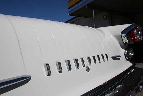 Pontiac Bonneville 24 of 24