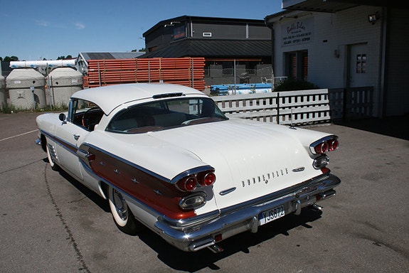 Pontiac Bonneville 13 of 24