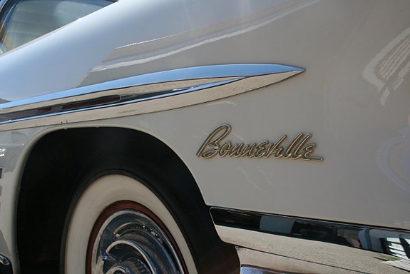 Pontiac Bonneville 10 of 24