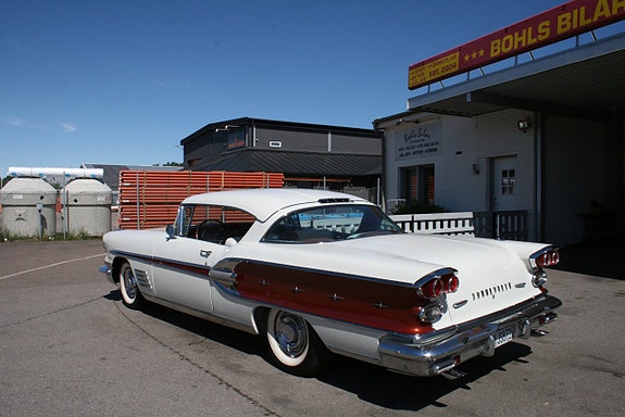 Pontiac Bonneville 3 of 24