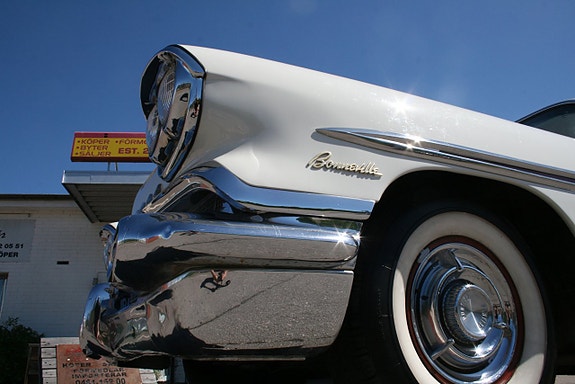 Pontiac Bonneville 11 of 24