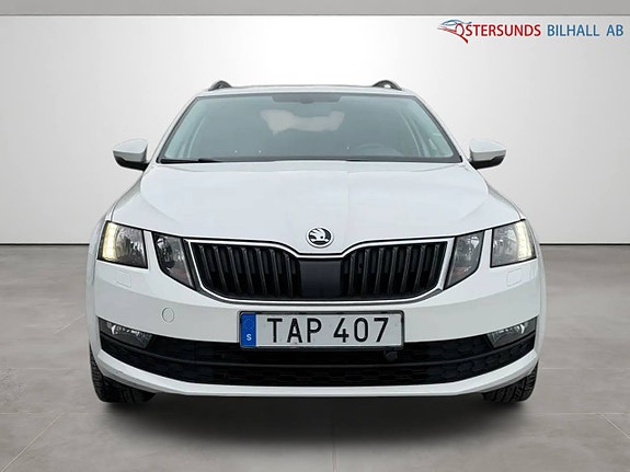 Skoda Octavia 2 of 5