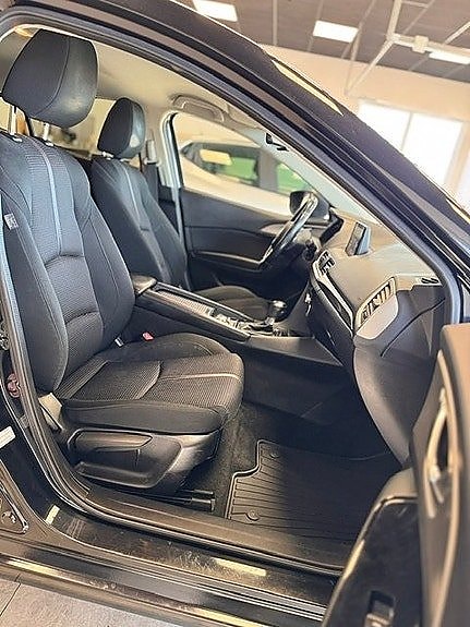 Mazda 3 12 of 17