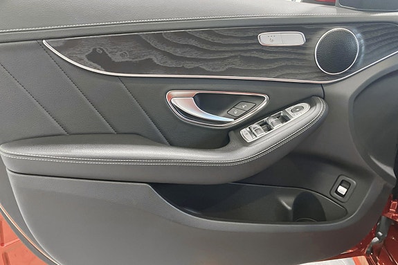 Mercedes-Benz C400 12 of 15