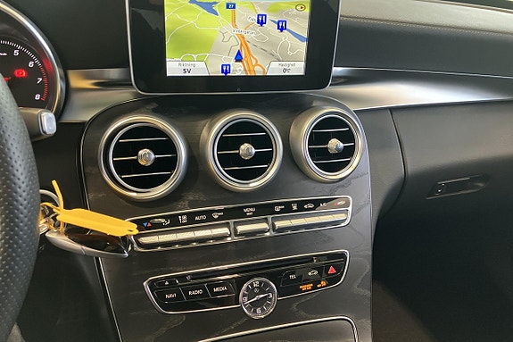 Mercedes-Benz C400 15 of 15