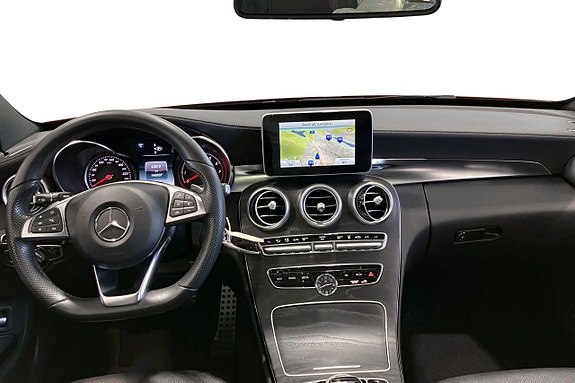 Mercedes-Benz C400 9 of 15