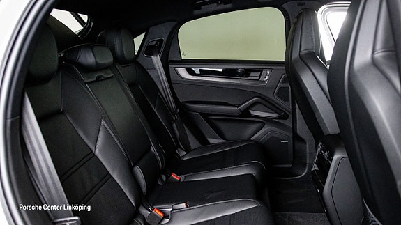 Porsche Cayenne 22 of 25