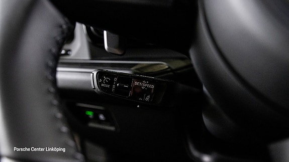 Porsche Cayenne 19 of 25