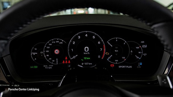Porsche Cayenne 13 of 25