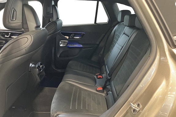 Mercedes-Benz GLC300 e 12 of 17