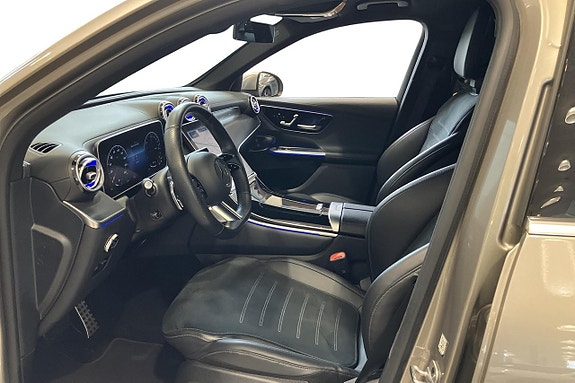 Mercedes-Benz GLC300 e 11 of 17
