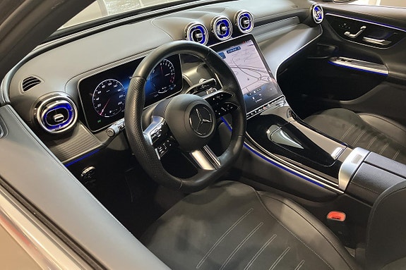 Mercedes-Benz GLC300 e 7 of 17
