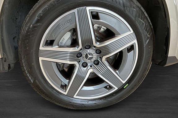 Mercedes-Benz GLC300 e 6 of 17