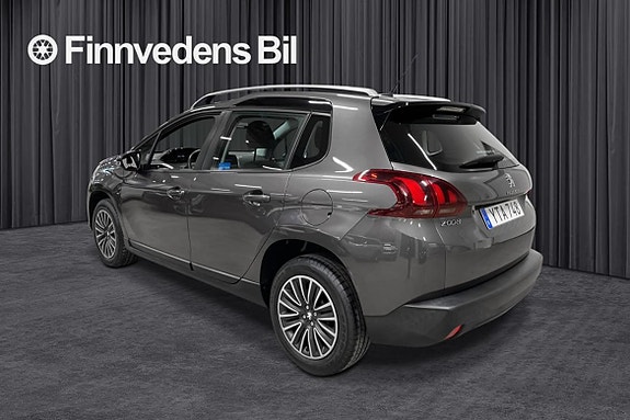 Peugeot 2008 2 of 5
