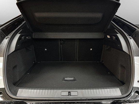 Peugeot e-3008 6 of 16