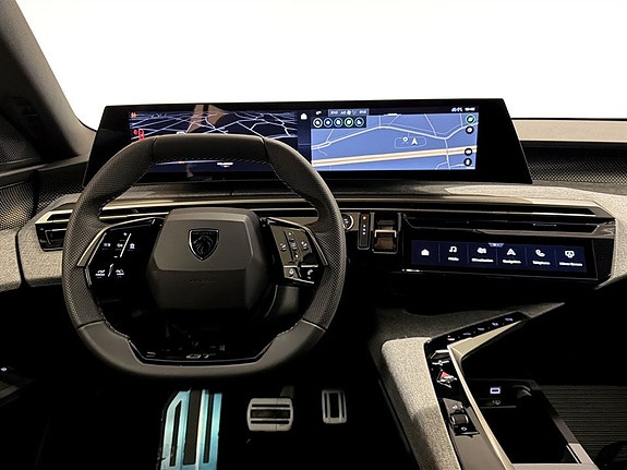 Peugeot e-3008 3 of 5
