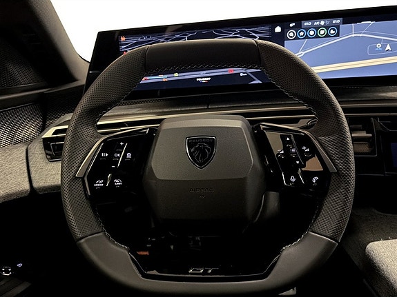 Peugeot e-3008 5 of 5