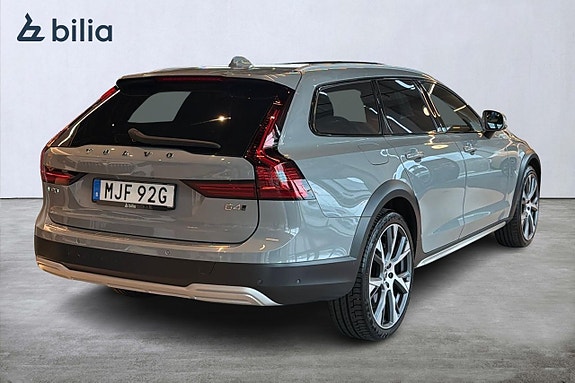 Volvo V90 Cross Country 4 of 5