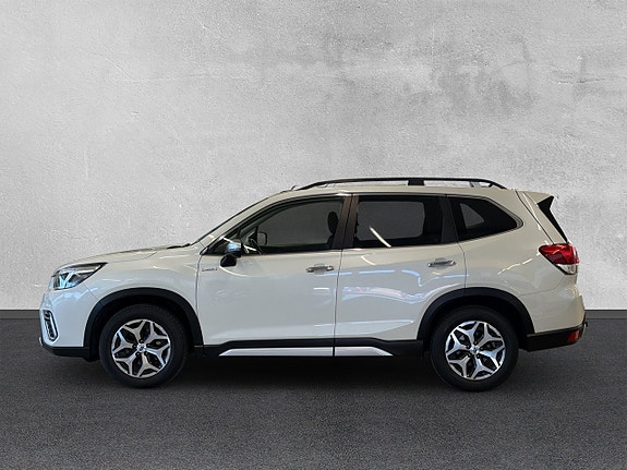 Subaru Forester 2 of 5