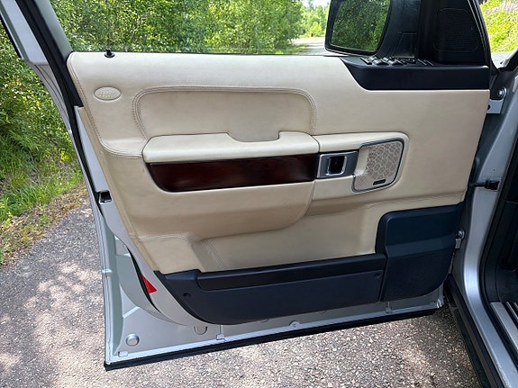 Land Rover Range Rover 20 of 22