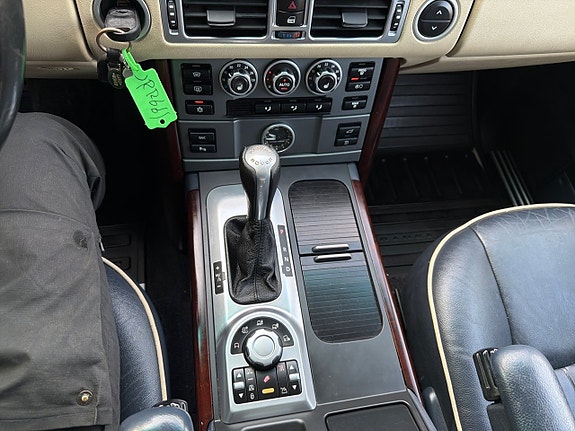 Land Rover Range Rover 22 of 22