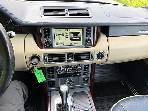 Land Rover Range Rover 10 of 22