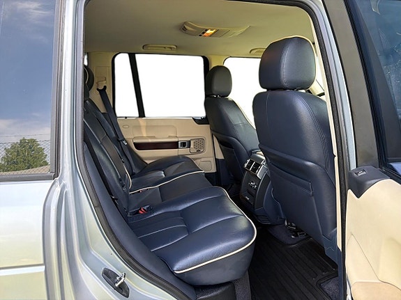 Land Rover Range Rover 11 of 22