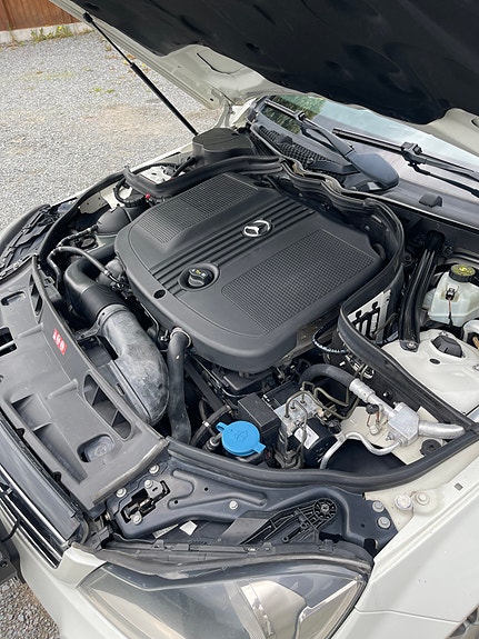 Mercedes-Benz C200 6 of 16