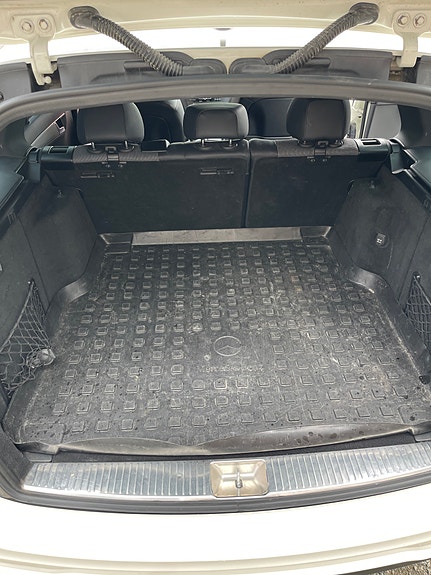 Mercedes-Benz C200 11 of 16