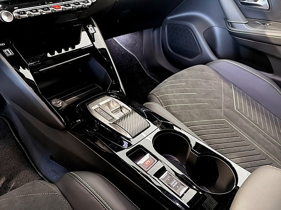 Peugeot 2008 13 of 17