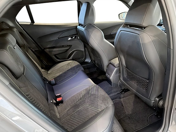 Peugeot 2008 6 of 17