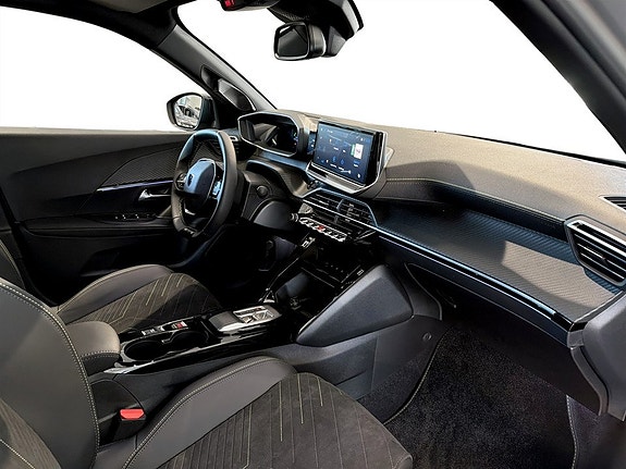 Peugeot 2008 14 of 17