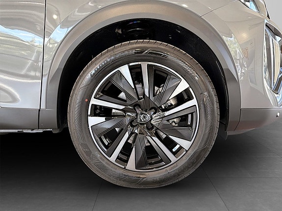 Peugeot 2008 8 of 17