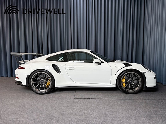 Porsche 911 4 of 5