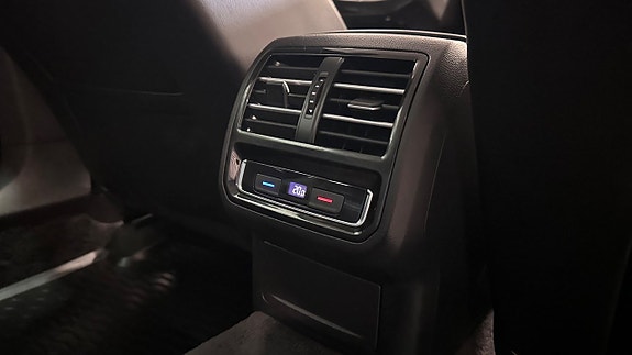 Volkswagen Passat 11 of 15