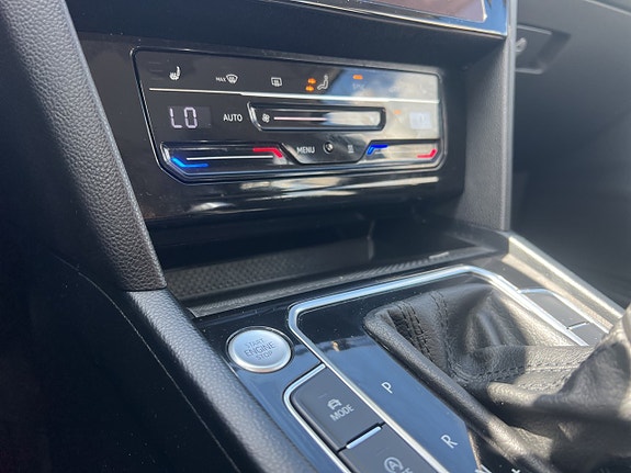 Volkswagen Passat Alltrack 18 of 21