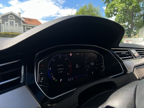 Volkswagen Passat Alltrack 15 of 21