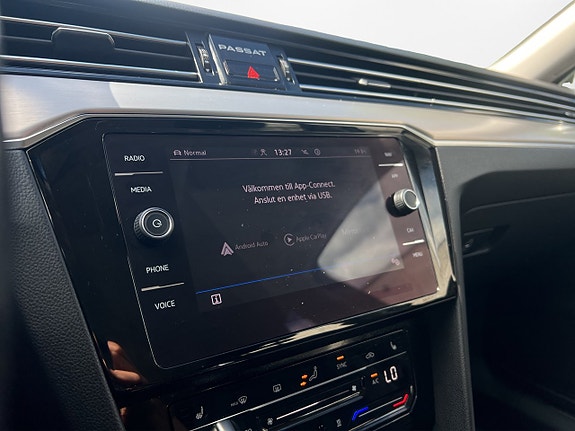 Volkswagen Passat Alltrack 19 of 21