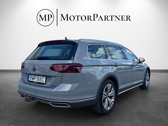 Volkswagen Passat Alltrack 7 of 21